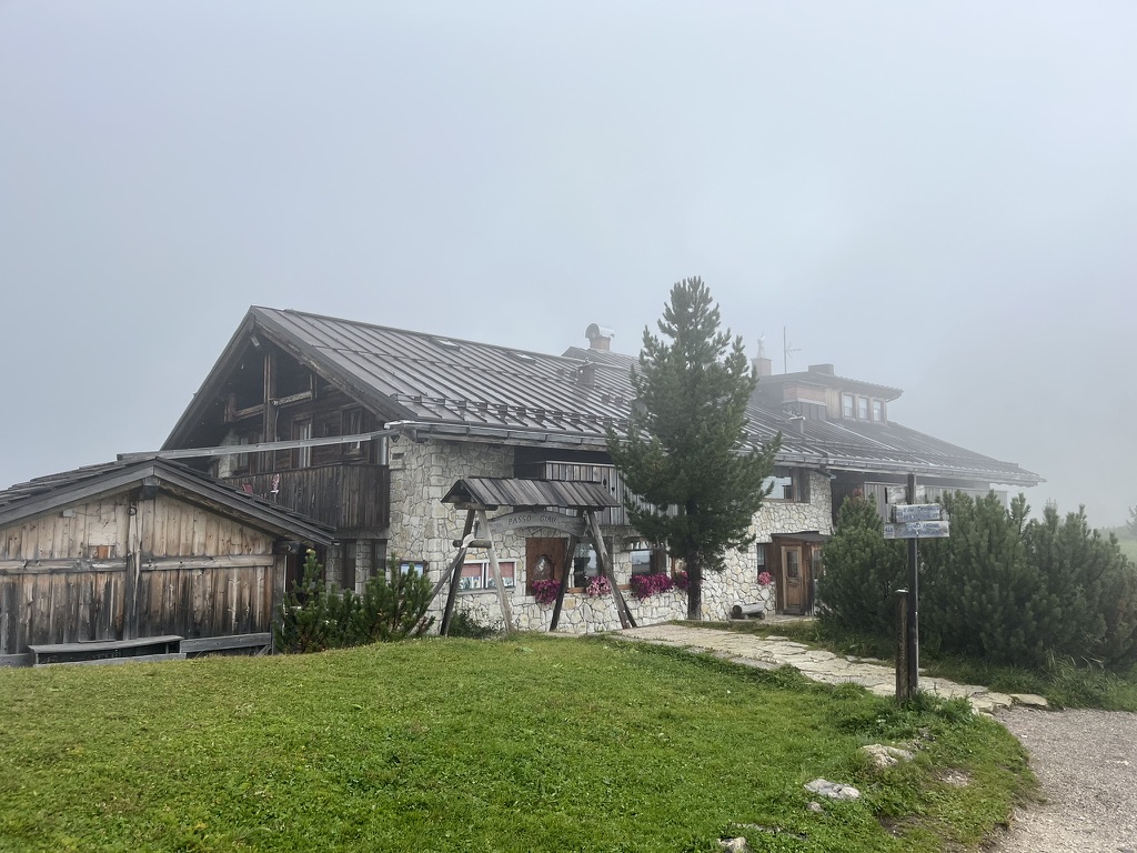 Stone rifugio at Passo Giau, Day 3